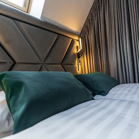 Szczyt Marzen 6 Apartzakop كوشتيليسكا